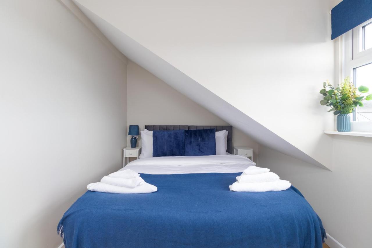 Cosy Centre Parking Wifi Apartment